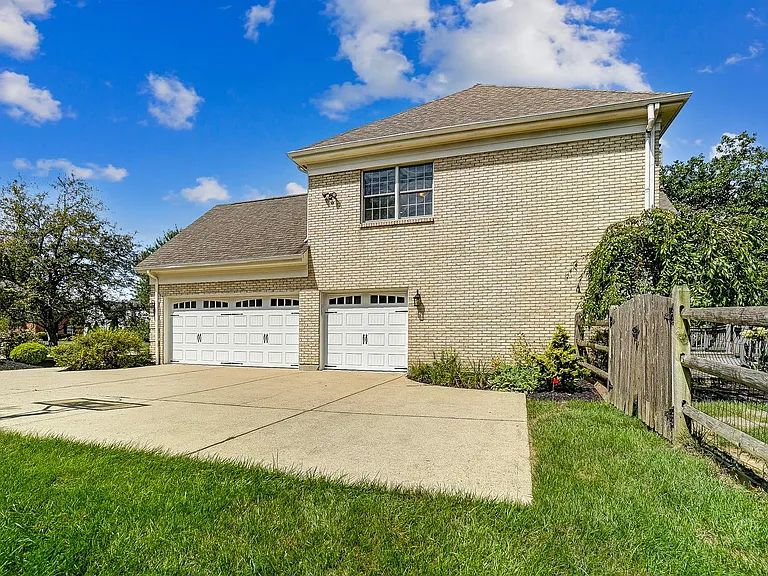 11410 Avant Ln — Photo 50