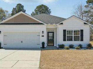 909 Sea Holly Dr, Zebulon, NC 27597