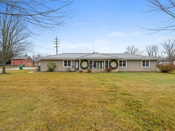 196 E Jefferson St, Jefferson, OH 44047