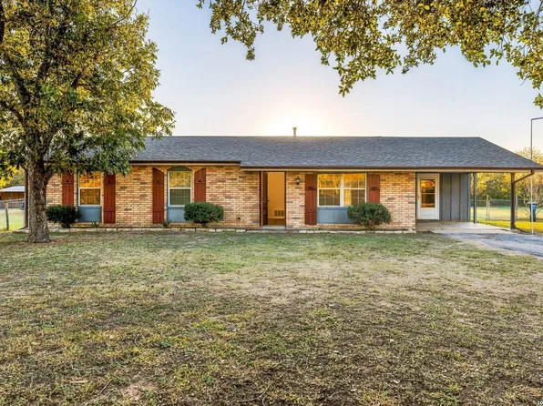3708 STUART RD, Adkins, TX 78101