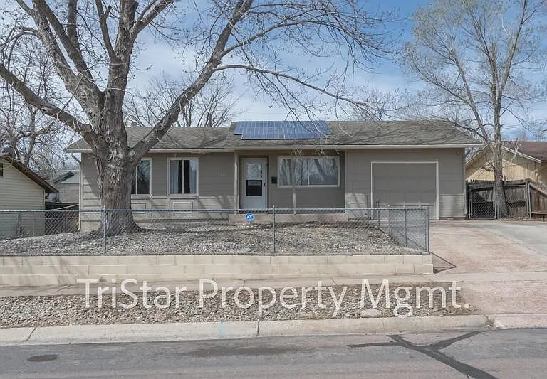 3413 Greenwood Cir — Photo 1