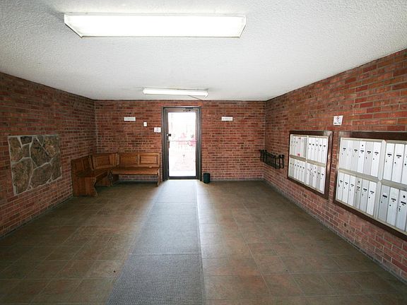 4th image of 840 N Washington St APT 203