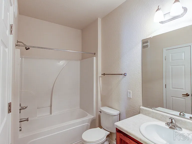 Highland Ridge Apartments — Photo 18