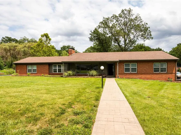 18 Bon Aire Dr, Saint Louis, MO 63132