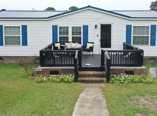 66 Raspberry Ln, Lumberton, NC 28360