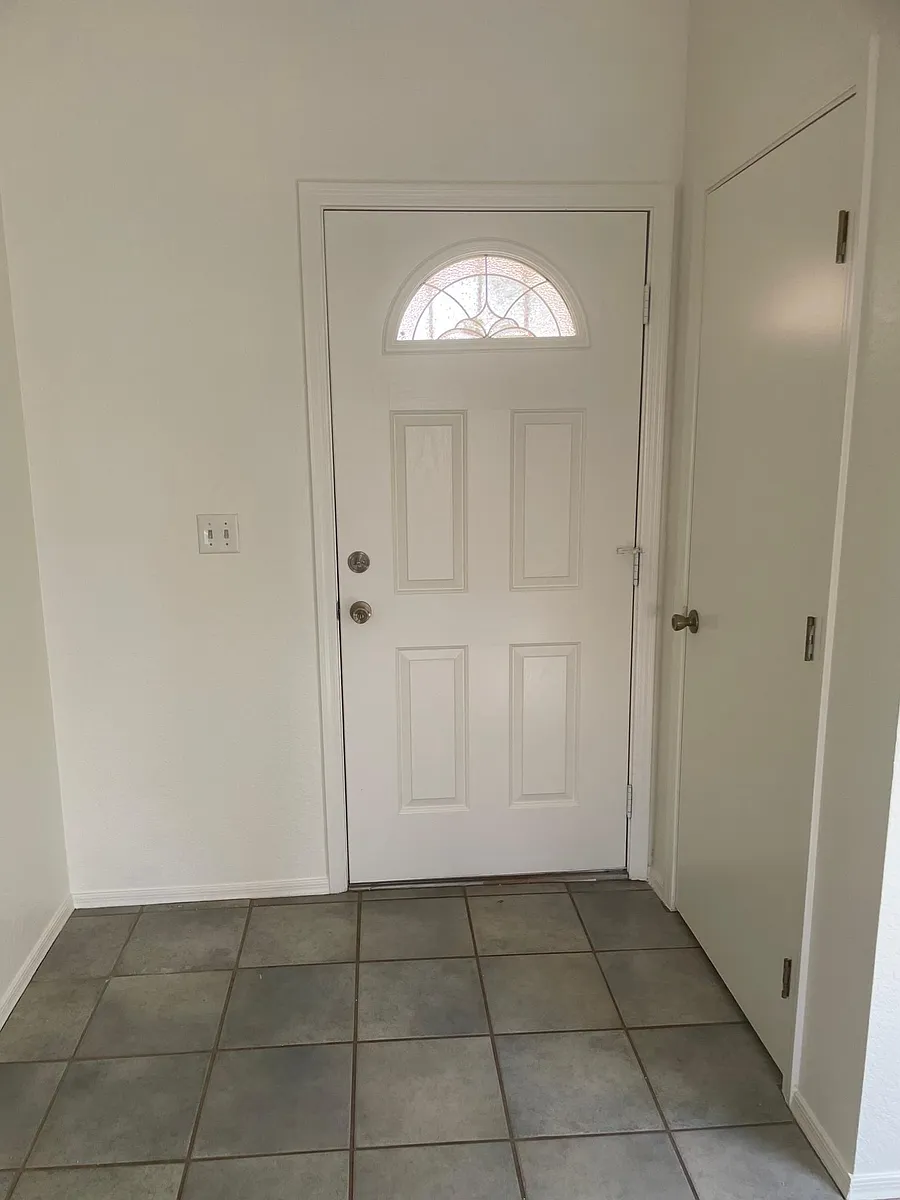 Entryway - 3085 W Windsor Crest Pl