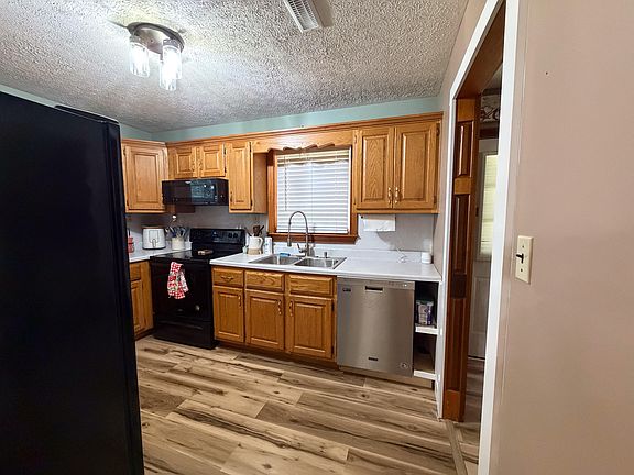 5th image of 285 Von Linger Ln