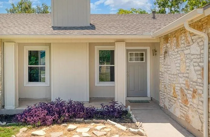 2121 Trede Dr — Photo 2