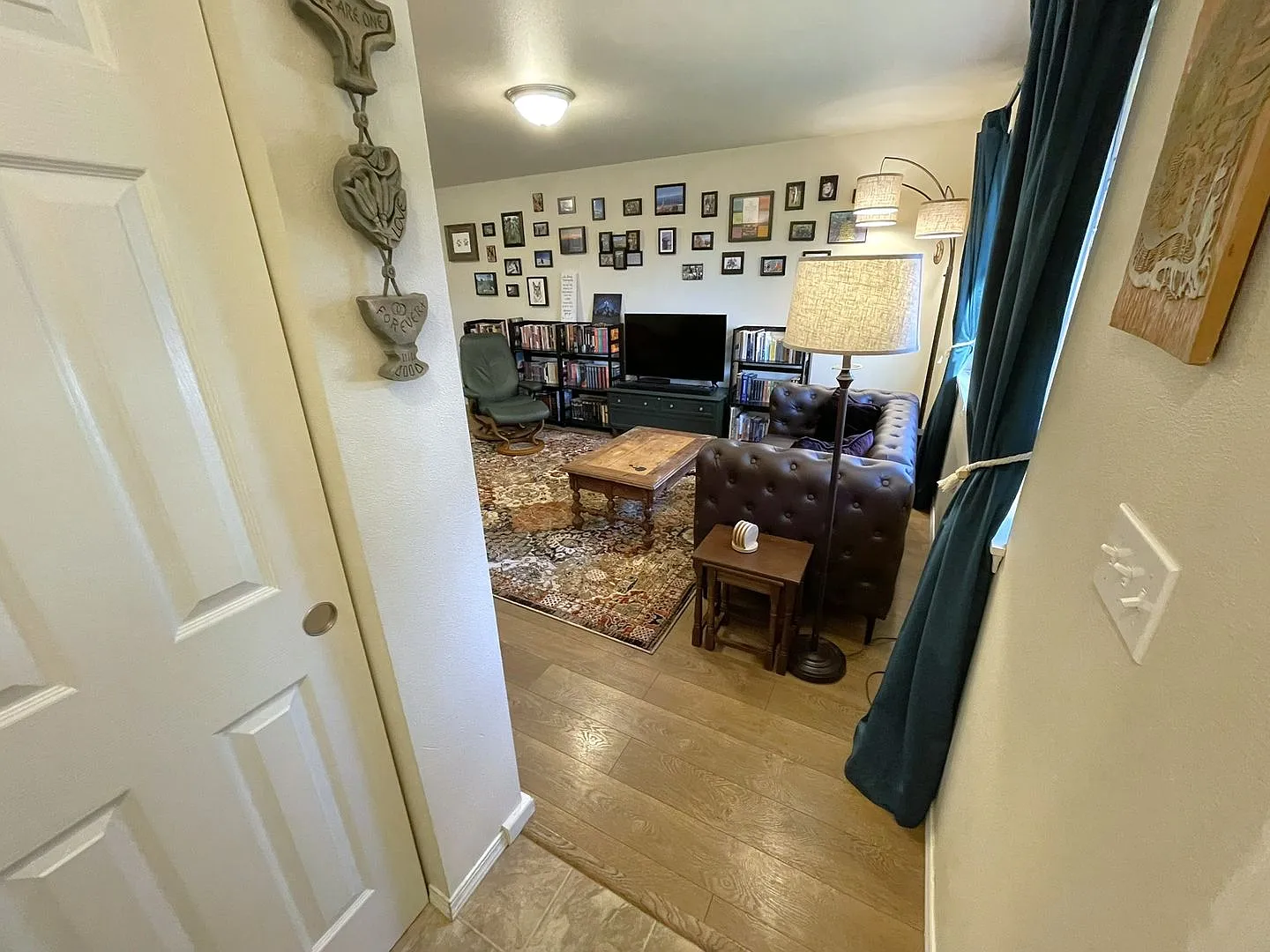 833 Steele St NE — Photo 2
