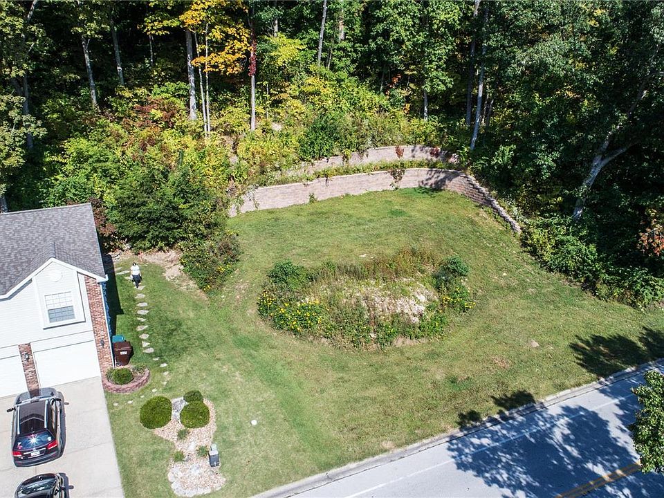 1st image of 121 Dauphine Dr