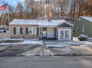 1014 Village Dr, South Charleston, WV 25309