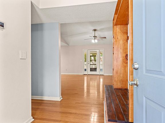 3rd image of 339 Evergreen Ave