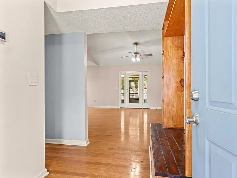 339 Evergreen Ave — Photo 3