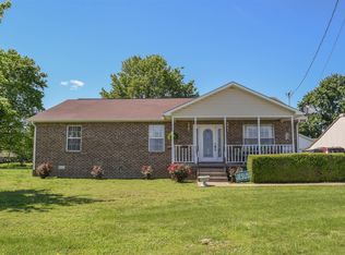 637 N Broadway, Portland, TN 37148