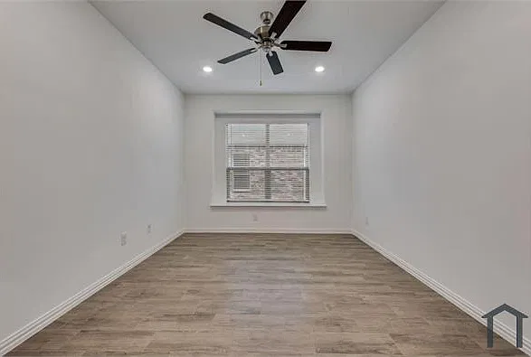 5 bed, 2371 sqft, $4,000 — Photo 2