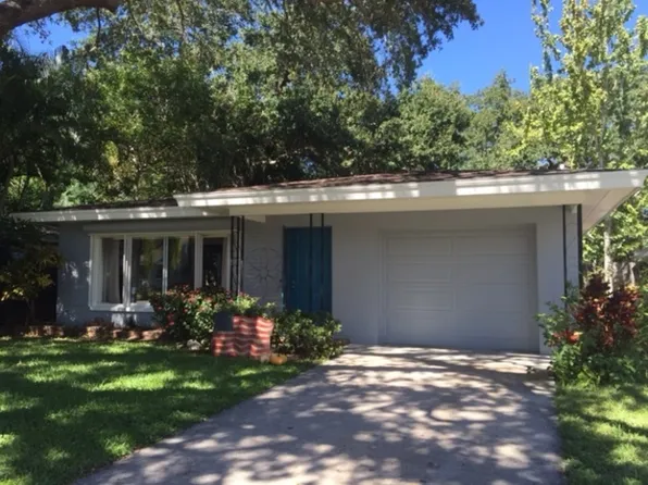 1040 Charles St, Clearwater, FL 33755