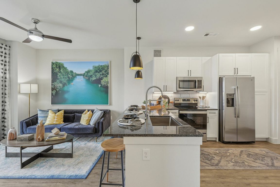 32-web-or-mls-N Lamar Blvd - Unit 507 - 007