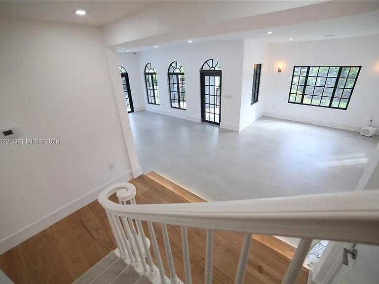 1345 Hollywood Blvd — Photo 21