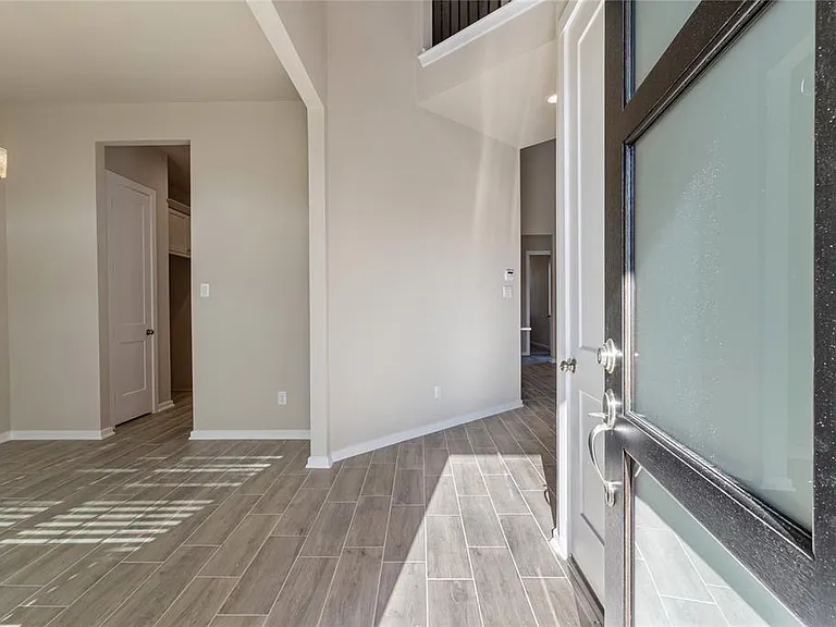 4207 Maple Glen Dr — Photo 4