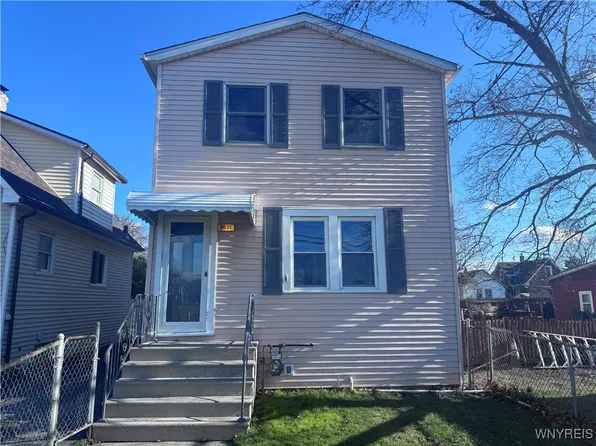 3031 Paul St, Niagara Falls, NY 14305