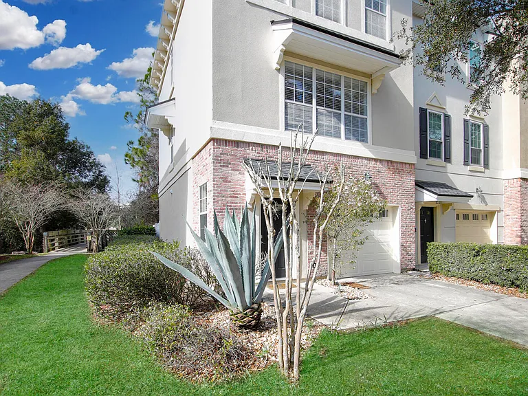 4442 Rock Creek Cir — Photo 27