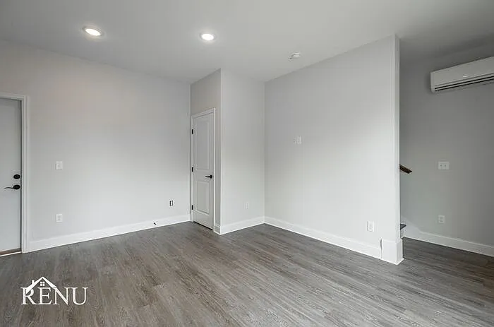5710 Sofias Cir — Photo 11