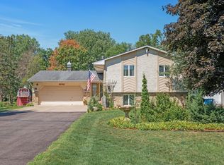 4041 Clover Ave, Vadnais Heights, MN 55127