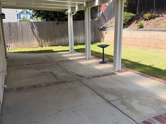 3rd image of 10471 Mammoth St