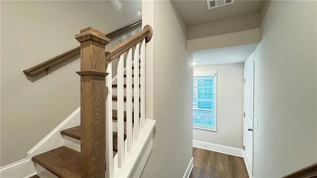 3 bed, 3.0 bath, 1827 sqft, $2,750 — Photo 2