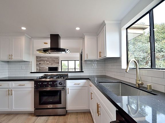 5th image of 1447 Manhattan Beach Blvd #E