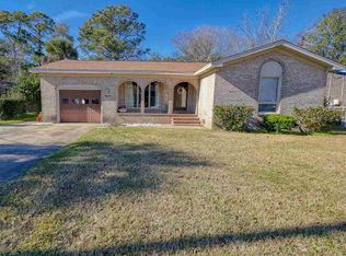 812 N Myrtle Dr, Surfside Beach, SC 29575