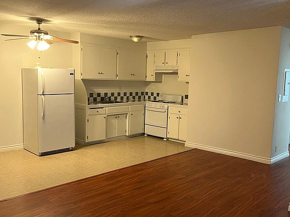 3rd image of 700 Irolo St #0