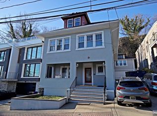 510 Undercliff Ave APT 3, Edgewater, NJ 07020