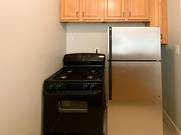 5th image of 3025 Park Blvd #10