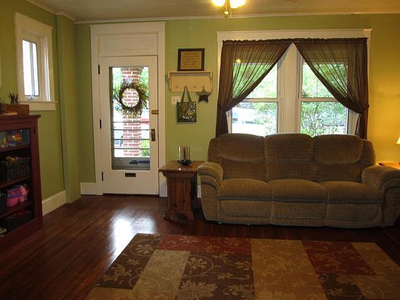 Living Room w/Natural Light