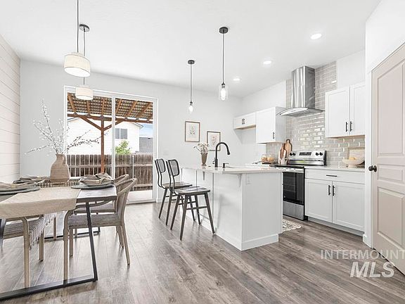 4th image of 2116 W Bella Ln