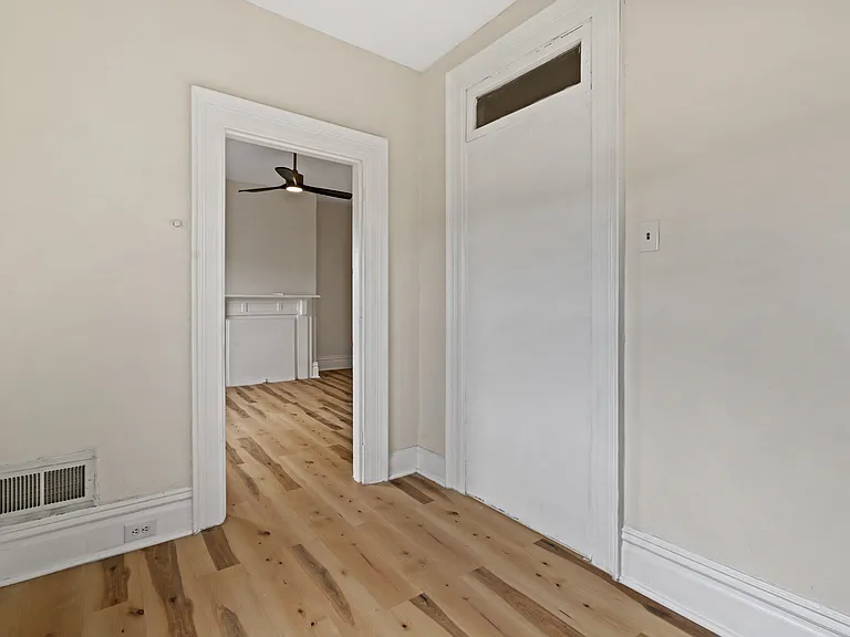 415 Mills Ave — Photo 10
