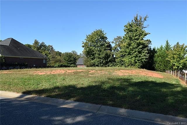1st image of 909 Ida Oates Ln