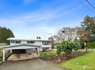 16056 9th Ave SW, Seattle, WA 98166