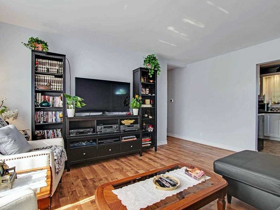 2nd image of 409 Kendalwood Rd