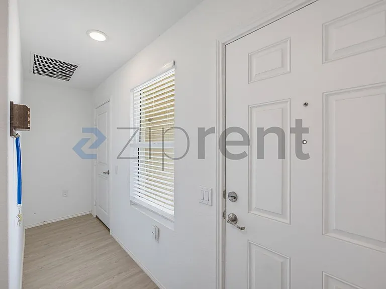 4431 Martin Way — Photo 5