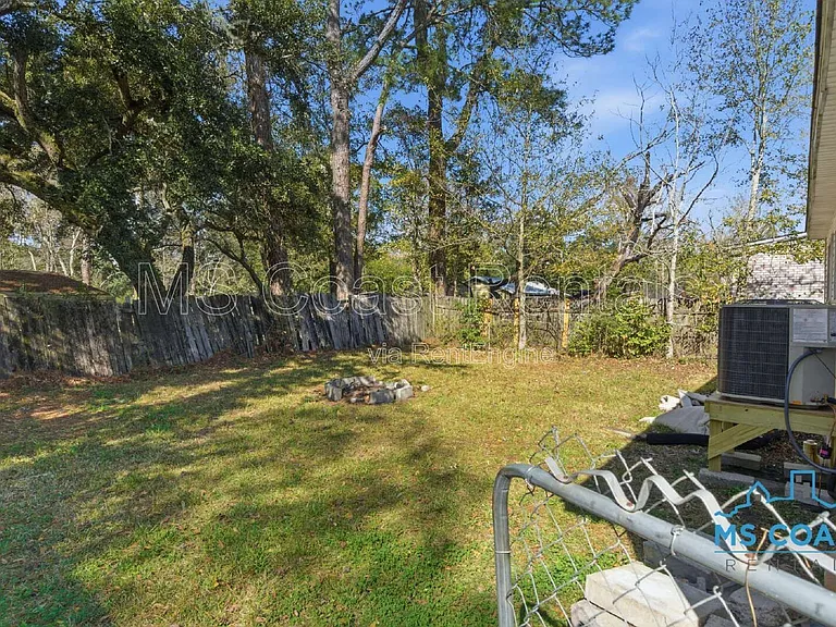 3007 Meteor St — Photo 17