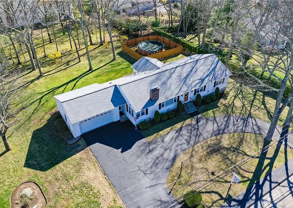 1st image of 24 Wisteria Dr