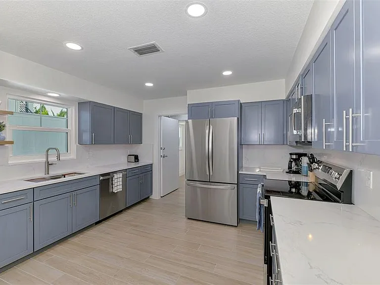 1100 Point Of Rocks Rd — Photo 11