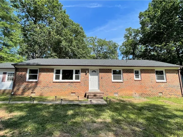 2208 Judes Ferry Rd, Powhatan, VA 23139