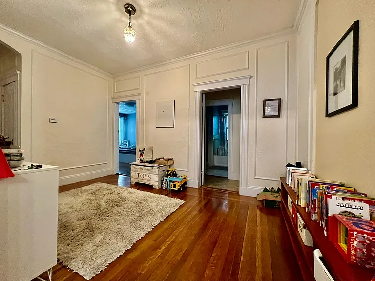 91 Winthrop Rd #1 — Photo 25