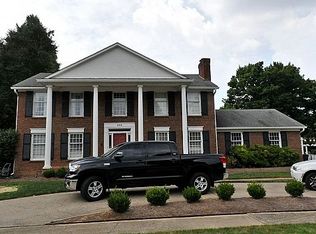 502 Bedfordshire Rd, Hurstbourne, KY 40222