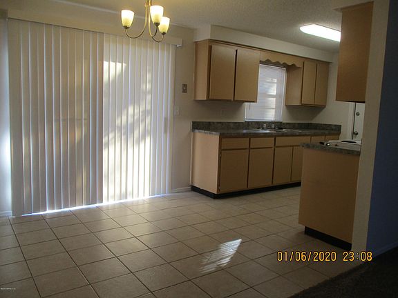 5th image of 2641 Debbie Ct