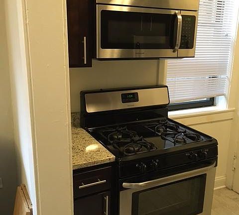 4th image of 1248 W Bryn Mawr Ave #1