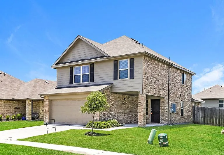 1600 Dove Cir — Photo 3